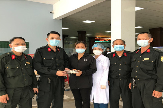Bệnh viện Trung ương Thái Nguyên trả lại hơn 8 triệu đồng cho gia đình bệnh nhân để quên