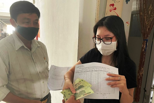 Đà Nẵng: Phát tiền hỗ trợ người dân trong khu phong tỏa