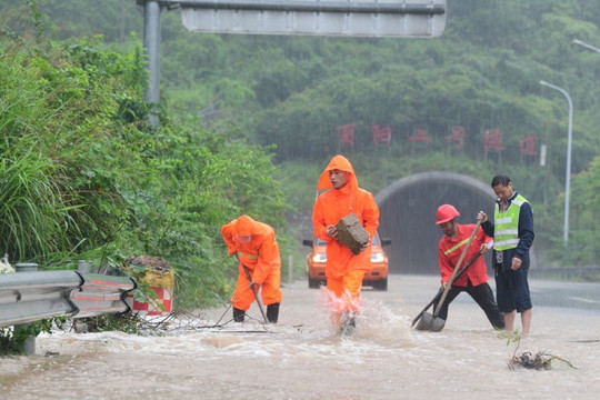 Trung Quốc gia hạn cảnh báo vàng về mưa bão ở các khu vực Tây Nam