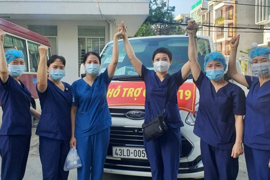 50 y, bác sĩ Bệnh viện C Đà Nẵng  lên đường chi viện TP HCM chống dịch