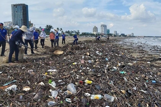 Bài dự thi “Cùng giữ màu xanh của biển”: Thông điệp xanh cho môi trường biển