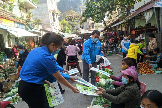 Lạng Sơn: Bí thư Đoàn người dân tộc Nùng xung kích bảo vệ môi trường