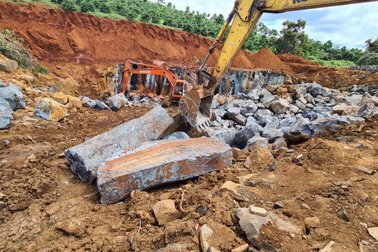 UBND huyện Đắk Song đề nghị tỉnh Đắk Nông xử phạt 45 triệu đồng vụ khai thác đá trái phép