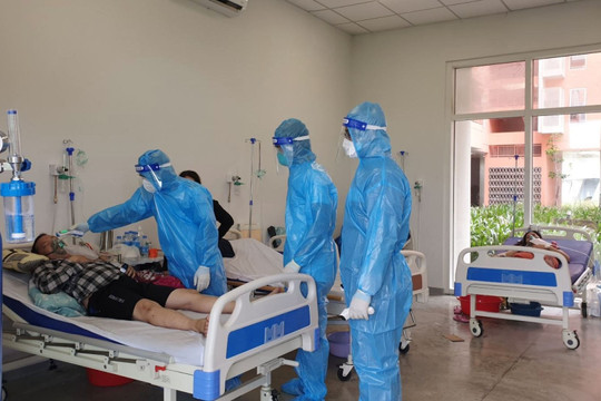 18 bác sĩ, nhân viên y tế tỉnh Quảng Trị tình nguyện ở lại bệnh viện dã chiến tỉnh Bình Dương