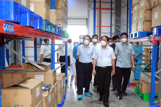 Phó Thủ tướng Lê Văn Thành: Bảo đảm an toàn dịch bệnh mới sản xuất bởi 'còn người, còn của'