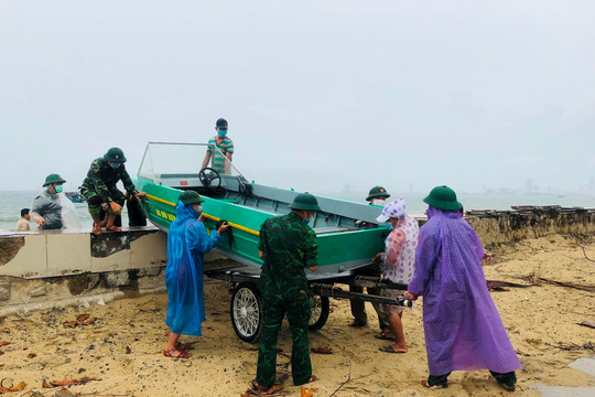 Đà Nẵng: Chủ động ứng phó mưa bão, cấm tàu thuyền ra khơi