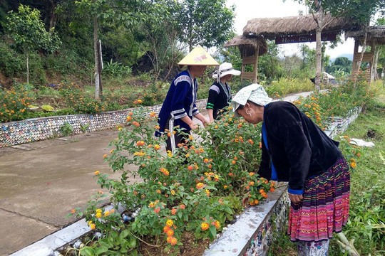 Phụ nữ Lai Châu chung tay bảo vệ môi trường xanh sạch đẹp