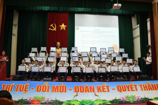 Tổ chức Cuộc thi “Tìm hiểu Luật Cảnh sát biển Việt Nam cấp Trung tâm” bằng bình thức rung chuông vàng