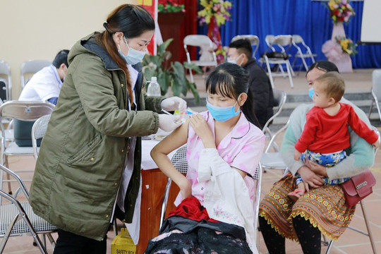 Lào Cai: Nỗ lực nâng tỷ lệ tiêm chủng vắc xin phòng Covid-19
