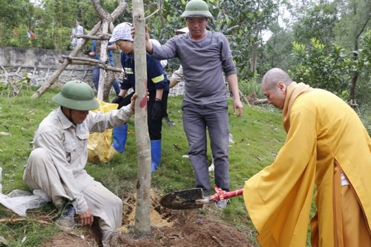 Nhân rộng các mô hình phối hợp bảo vệ môi trường đô thị, khu dân cư của Phật giáo