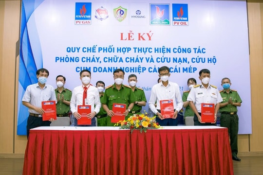 Ký kết Quy chế phối hợp PCCC & CNCH Cụm doanh nghiệp Cảng Cái Mép