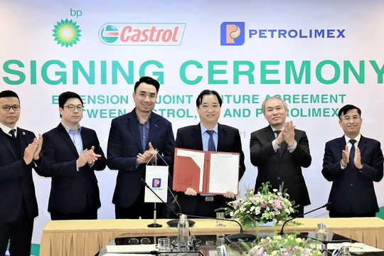 Castrol và BP ký kết gia hạn hợp đồng liên doanh với Tập đoàn Xăng dầu Việt Nam