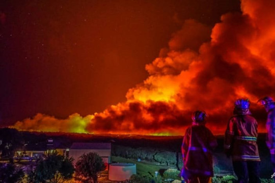 Australia chống chọi với thảm họa kép cháy rừng và lũ lụt