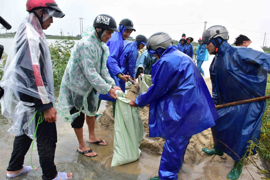 Thừa Thiên – Huế: Ứng phó, khẩn trương khắc phục hậu quả do mưa lũ trái mùa