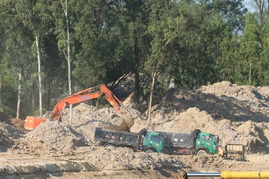 Hà Tĩnh: Khẩn trương tìm bãi đổ thải vật liệu thi công cao tốc
