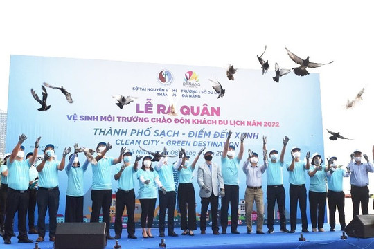 Đà Nẵng: 700 người ra quân vệ sinh môi trường xây dựng “Thành phố sạch - Điểm đến xanh”
