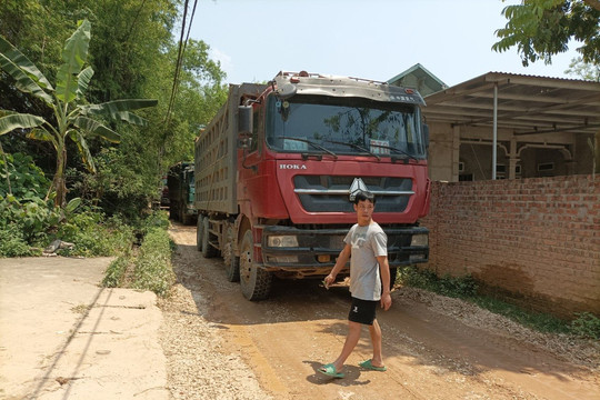 Tam Dương – Vĩnh Phúc: Giấy phép cấp “một đằng”, xe chở khoáng sản "đi một nẻo"?
