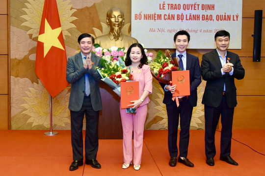Trao Quyết định bổ nhiệm Tổng Biên tập Báo Đại biểu Nhân dân cho bà Phạm Thị Thanh Huyền 