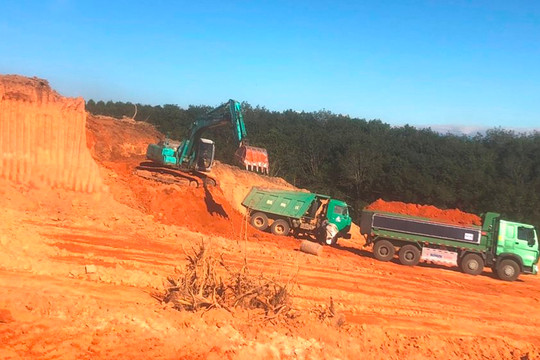 Kon Tum: Phê bình UBND huyện Ngọc Hồi vì để xảy ra khai thác khoáng sản trái phép