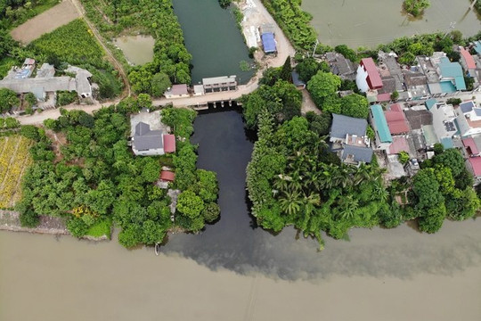 Hải Dương: Xả thải ô nhiễm ra hệ thống kênh Bắc Hưng Hải, 4 doanh nghiệp bị phạt 740 triệu