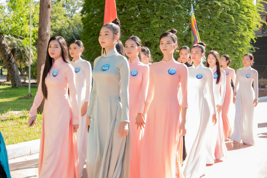 Top 38 Miss World Vietnam 2022 tri ân mảnh đất Bình Định “địa linh nhân kiệt” 