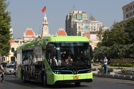 Đề xuất sử dụng xe buýt điện trong Dự án giao thông xanh TP.HCM