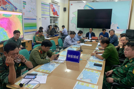Phó Thủ tướng Lê Văn Thành họp với các địa phương về ảnh hưởng của bão số 4 sau khi đổ bộ