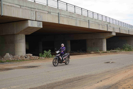 Phú Yên:  Vì sao tuyến đường Phước Tân – Bãi Ngà 489 tỷ đồng “ì ạch” về đích?