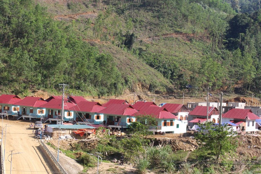Quảng Nam: Phấn đấu hoàn thiện nhà ở cho đồng bào vùng thiên tai trước mùa mưa