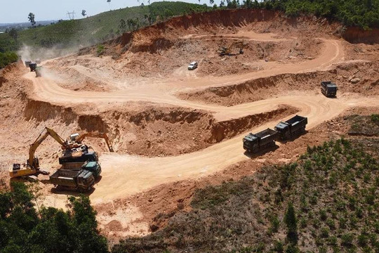 Quảng Nam: 60 tổ chức, cá nhân vi phạm trong khai thác khoáng sản bị xử phạt hơn 6,5 tỷ đồng