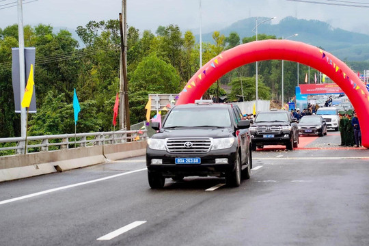 Chính thức thông xe tuyến cao tốc hơn 7.600 tỷ đồng nối Quảng Trị và Thừa Thiên – Huế