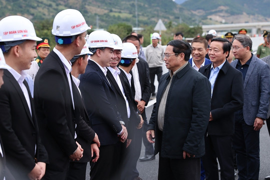 Thủ tướng biểu dương cao tốc Nha Trang – Cam Lâm vượt tiến độ 3 tháng
