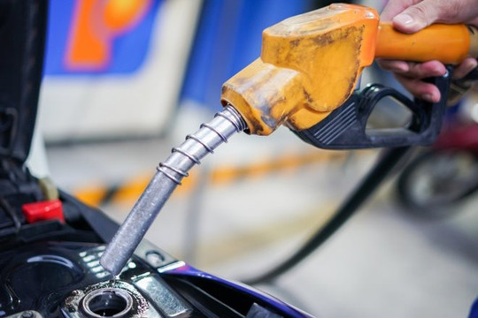 Bộ Công Thương đề xuất điều chỉnh giá xăng dầu hàng tuần, không kể ngày nghỉ lễ
