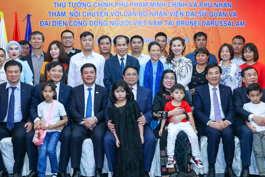 Thủ tướng: Bà con Việt kiều có thể góp ý xây dựng đất nước, đề xuất, kiến nghị qua Cổng Thông tin điện tử Chính phủ