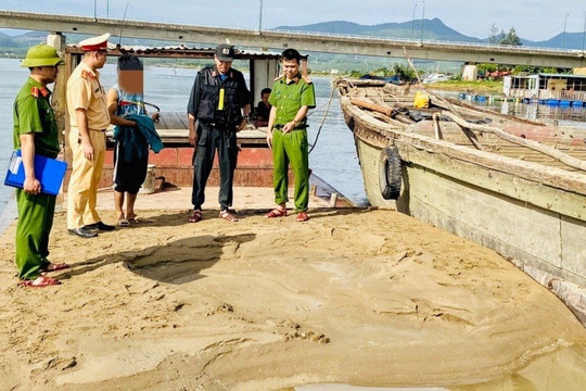 Cấp phép khai thác cát, sỏi lòng sông ở Quảng Bình: Đảm bảo công khai, minh bạch