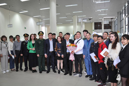 Quảng Ninh: Khôi phục hoạt động xuất nhập cảnh qua cặp cửa khẩu Móng Cái - Đông Hưng