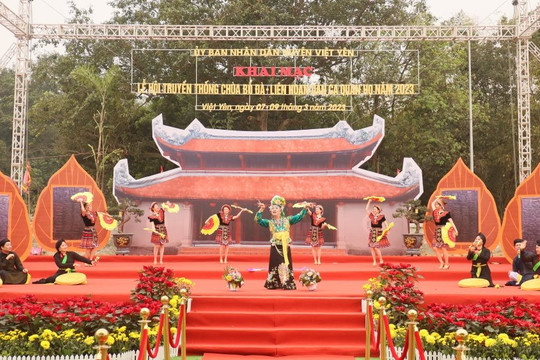 Một số hình ảnh Bế mạc Lễ hội truyền thống chùa Bổ Đà và Liên hoan Dân ca Quan họ huyện Việt Yên năm 2023