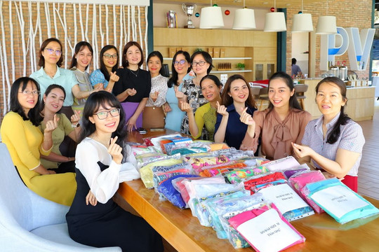 PV GAS: Gửi tặng gần 400 áo dài cho các cô giáo vùng sâu, vùng xa