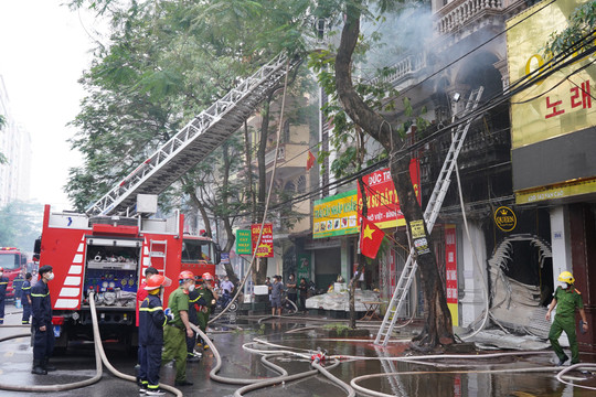 Phó Thủ tướng chia buồn sâu sắc với gia đình người bị nạn trong vụ cháy phòng trà phố Văn Cao, Hải Phòng