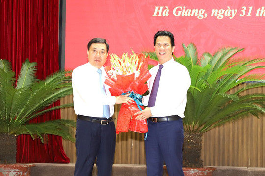 Hà Giang triển khai Quyết định của Bộ Chính trị về công tác cán bộ
