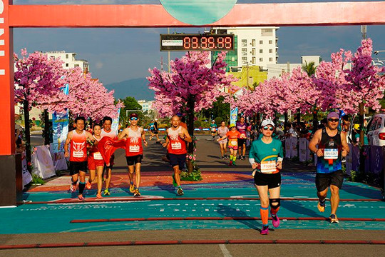 Quảng Bình: Hơn 1500 VĐV tham gia giải chạy Grand Marathon Đồng Hới