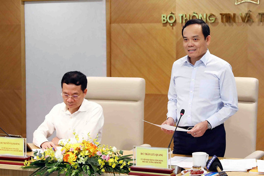 Phó Thủ tướng Trần Lưu Quang làm việc với Bộ Thông tin và Truyền thông