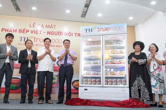 Tập đoàn TH ra mắt bộ sản phẩm bếp Việt mang sứ mệnh người nội trợ tử tế TH true FOOD
