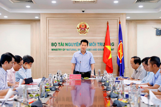 Bí thư Ban cán sự Đảng, Bộ trưởng Bộ TN&MT Đặng Quốc Khánh nghe báo cáo xây dựng Quy hoạch tổng thể quan trắc môi trường quốc gia giai đoạn 2021-2030, tầm nhìn 2050