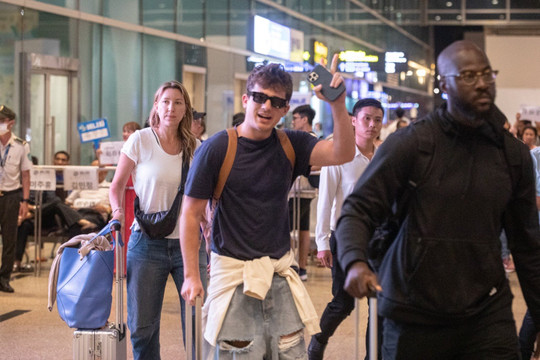 Charlie Puth đến Vinpearl Nha Trang, sẵn sàng cho siêu đại nhạc hội 8Wonder