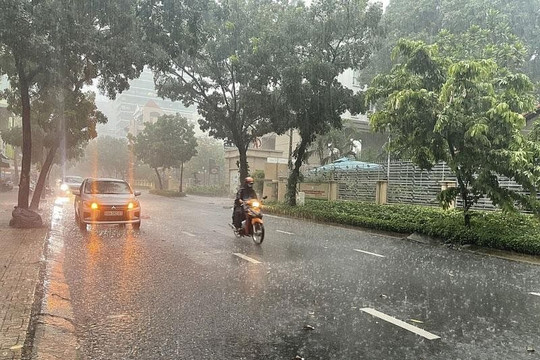 Thời tiết ngày 21/7: Tiếp tục mưa nhiều nơi trên cả nước, đề phòng lốc, sét và gió giật mạnh