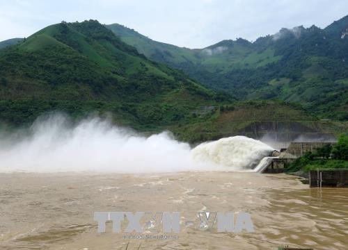 Các hồ thủy điện tại Nghệ An xả nước