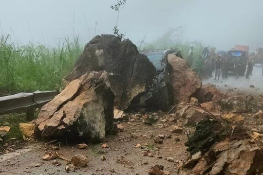 Cần sớm phân vùng cảnh báo các khu vực có nguy cơ trượt lở đất đá ở Hòa Bình 