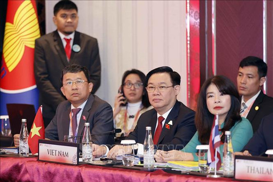 Chủ tịch Quốc hội Vương Đình Huệ dự phiên họp Ban Chấp hành AIPA