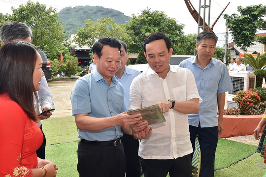  Phó Thủ tướng Trần Lưu Quang khảo sát các chương trình MTQG tại Yên Bái